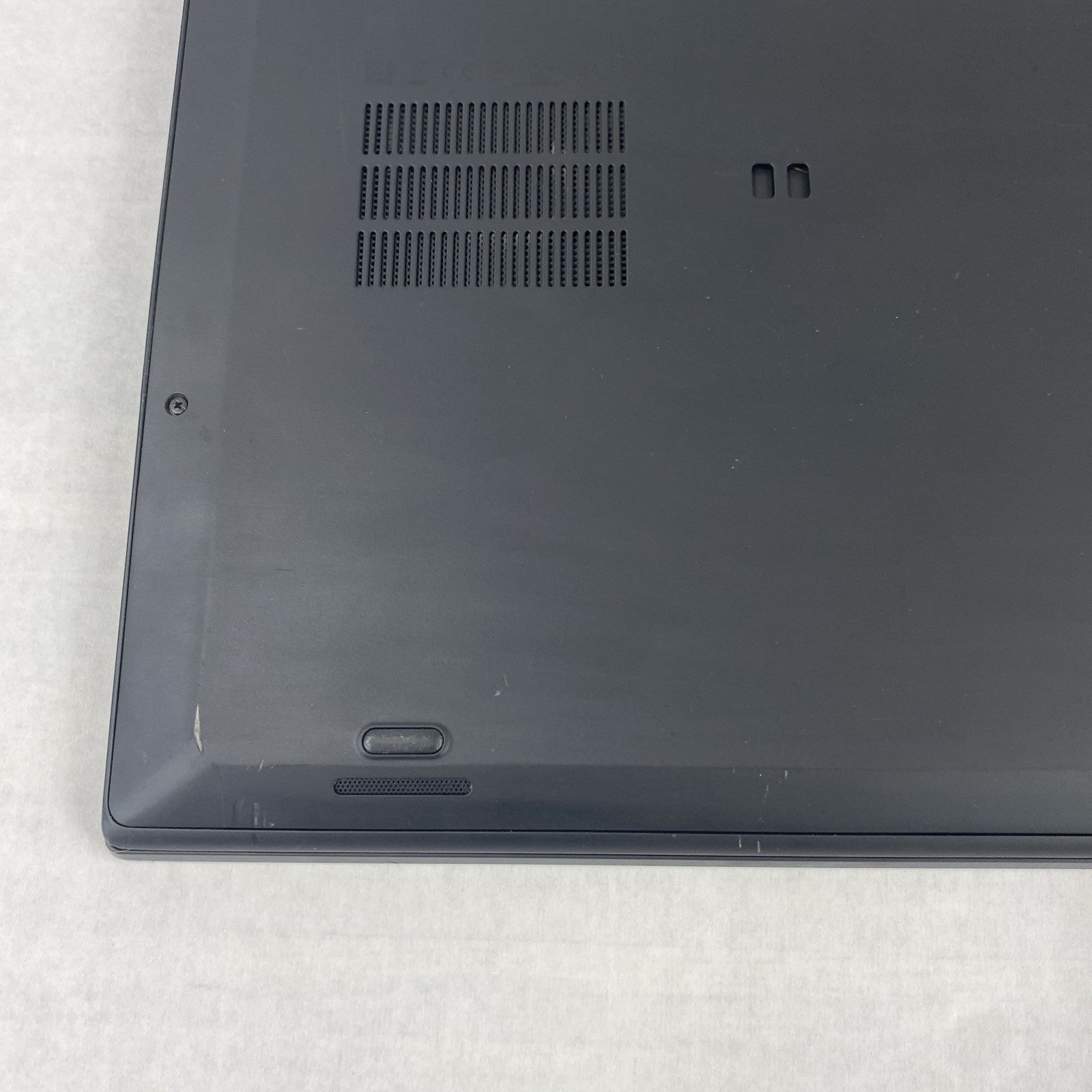 Lenovo ThinkPad X1 Carbon 6th Gen i5-8350U 1.70 GHz 8 GB RAM 14.0" No HDD No OS