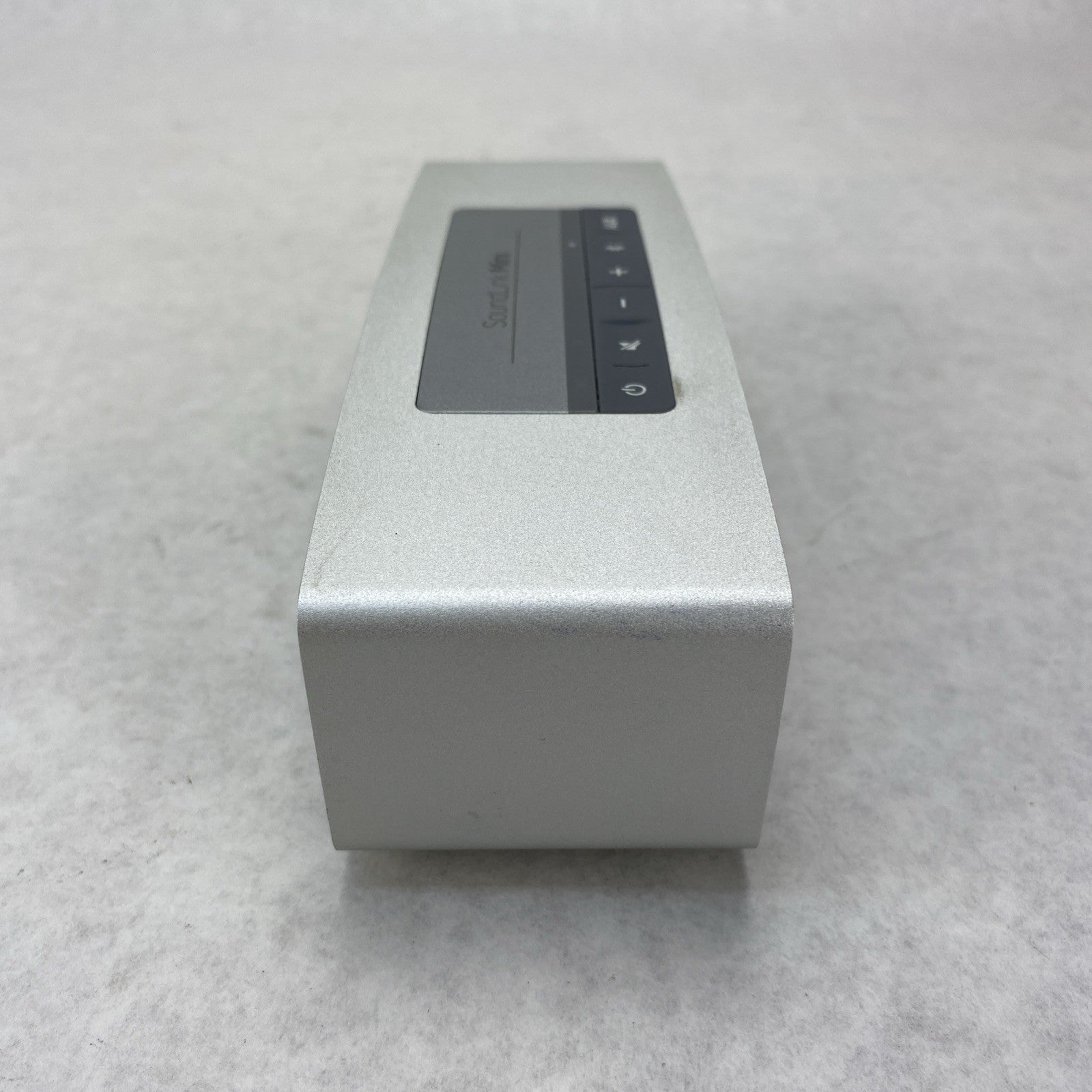 Bose SoundLink Mini 413295 Bluetooth and Aux Speaker With Charging Cradle3