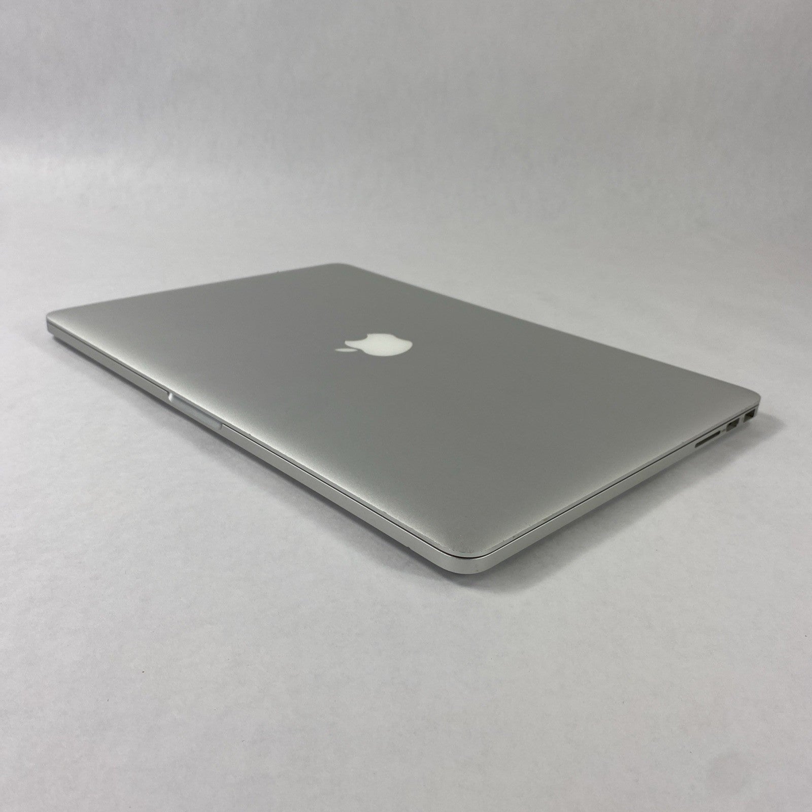 Apple MacBook Pro A1398 2013 Retina 15" 2.40 GHz i7 8GB RAM 250GB SSD os10.15.7