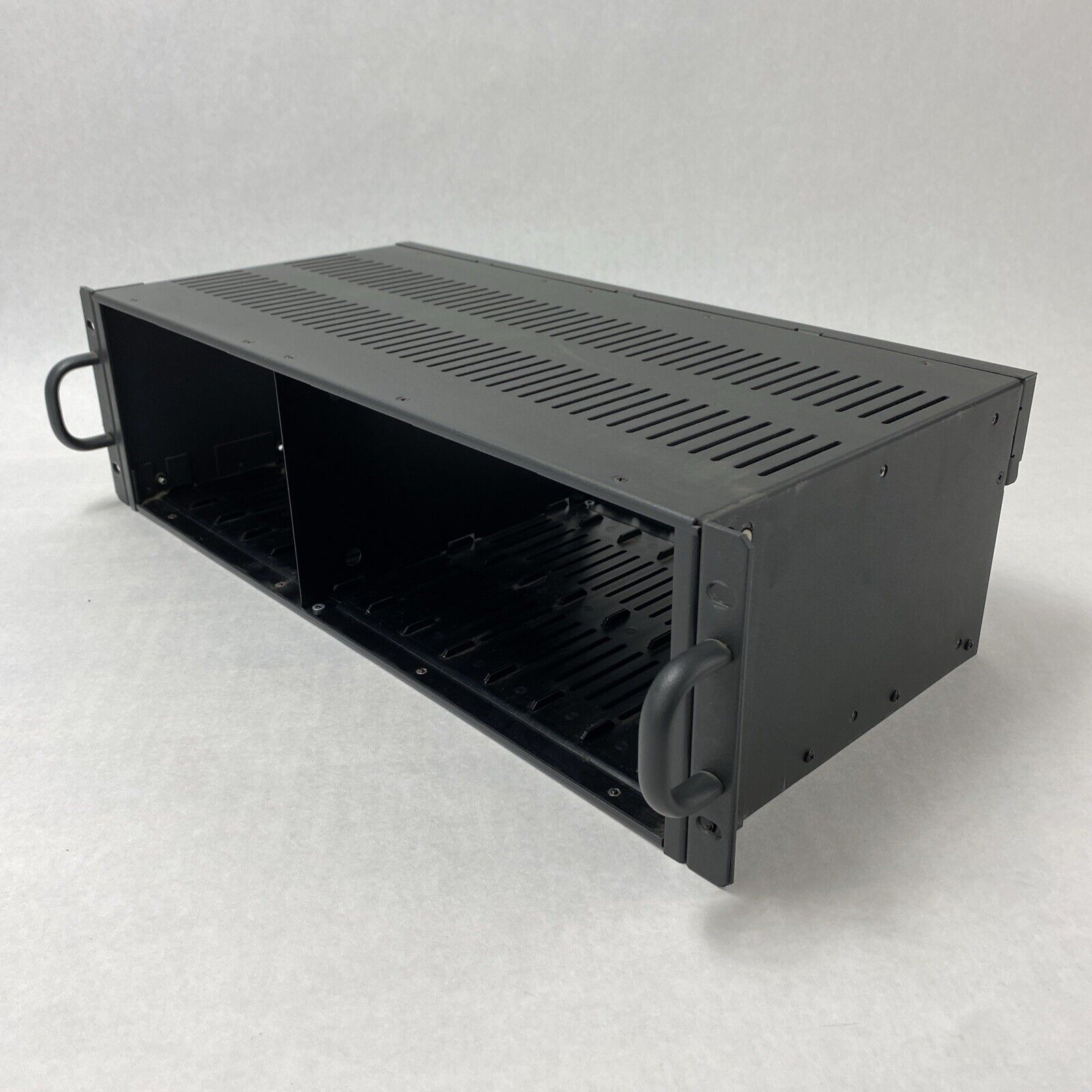 Pelco RK5000PS-3U Rack Mount Chassis For Fiber Optic And UTP Modules