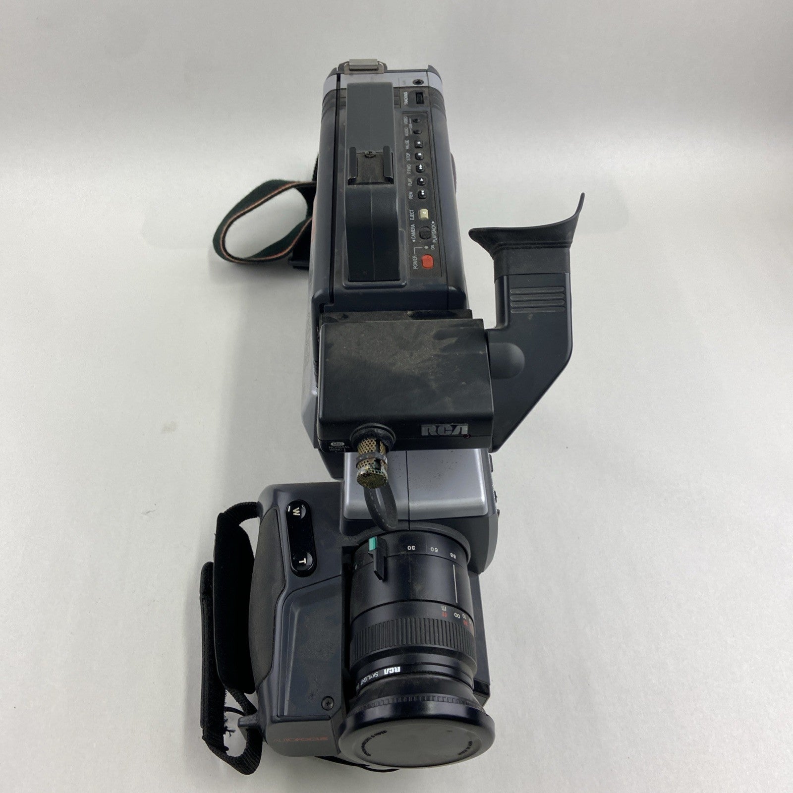 RCA CC320 - Pro Edit VHS HQ Camcorder w/Battery, Adapter, & Case1