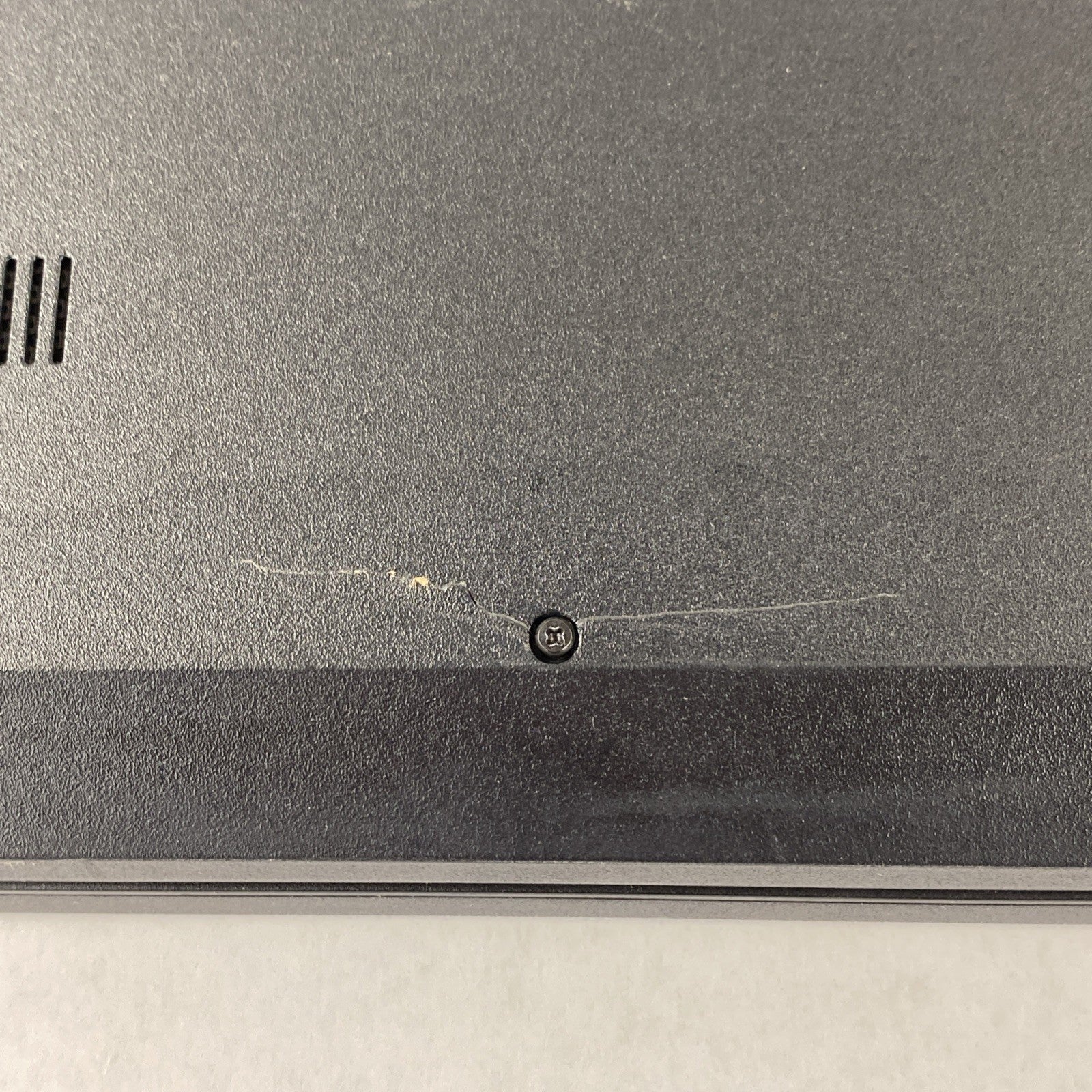 Lenovo ThinkPad L580 Intel Core i5-8250U 1.60 GHz 8GB RAM 15.6" No HDD No OS