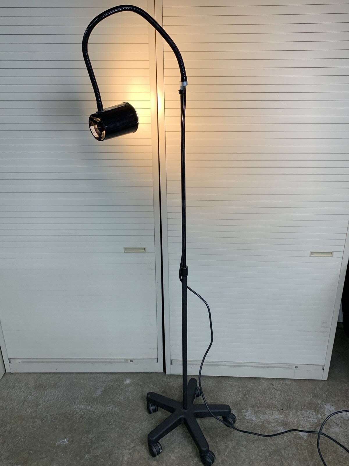 Ritter 1228-3 157 Flexible Examination Light Lamp Professional Rolling Stand