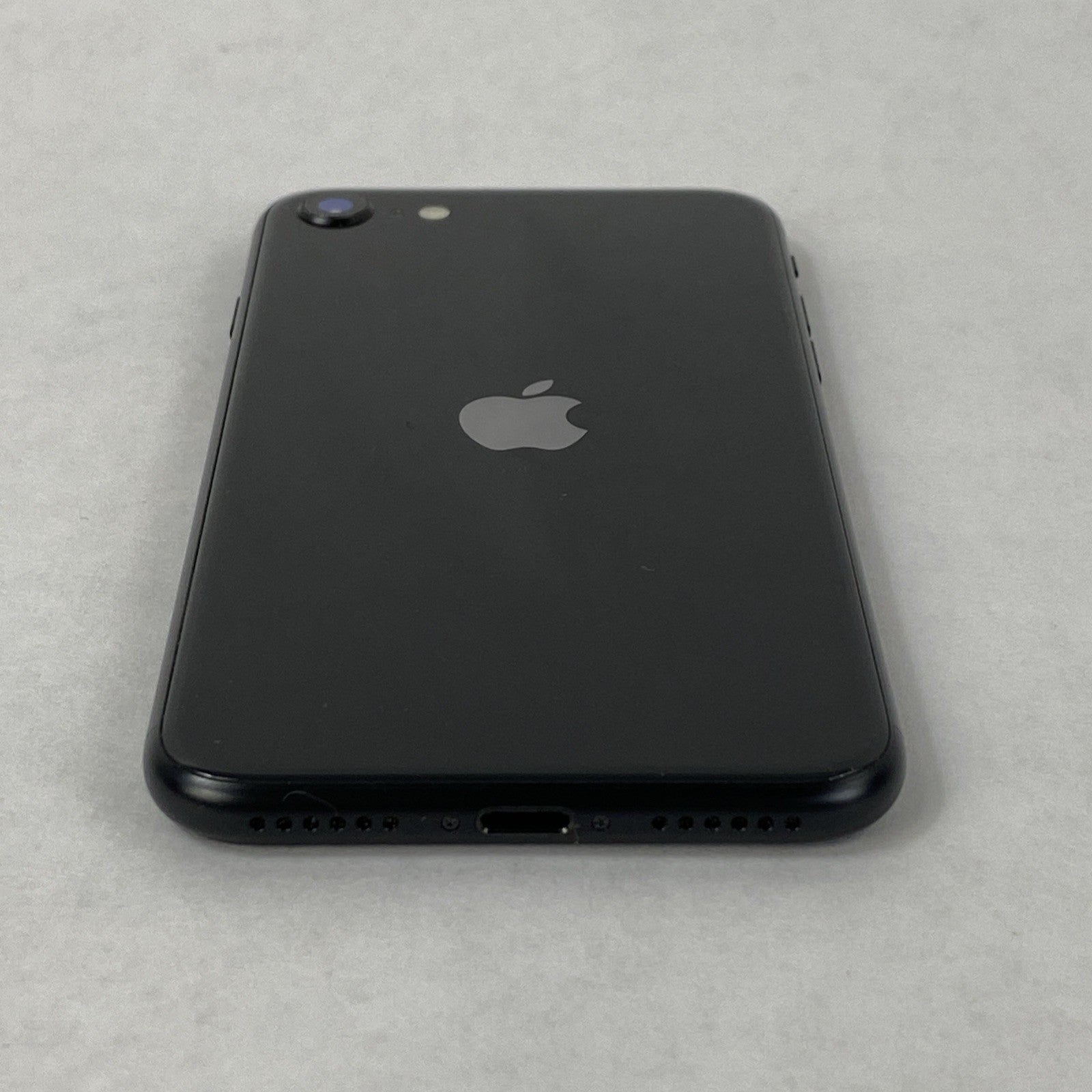Apple iPhone SE 2nd Gen A2275 128GB Unlocked 4.7" Black IOS 26.0.116