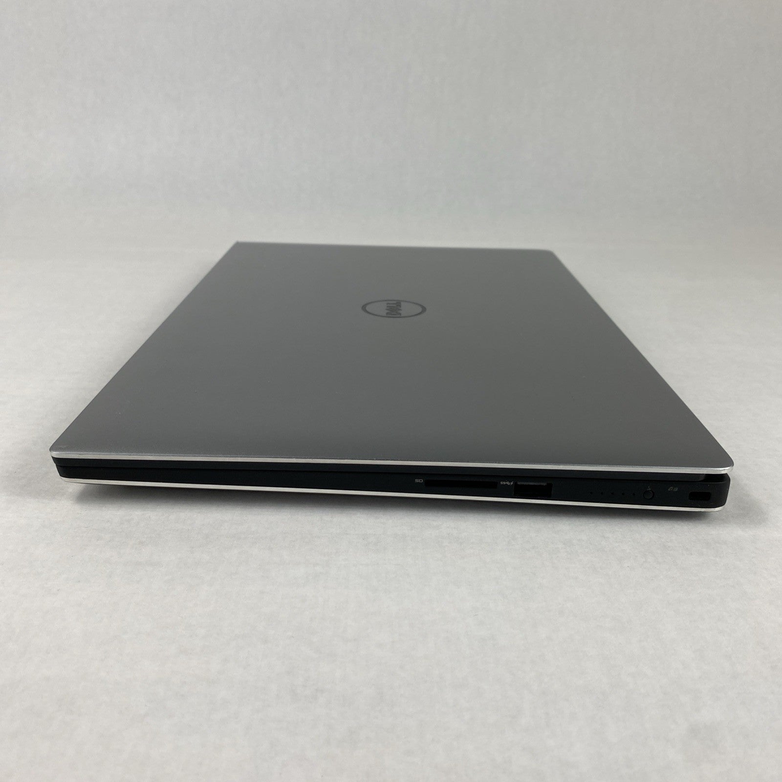 Dell Precision 5510 Intel Core i7-6820HQ 2.7 GHz 8 GB RAM 15.6" No HDD No OS