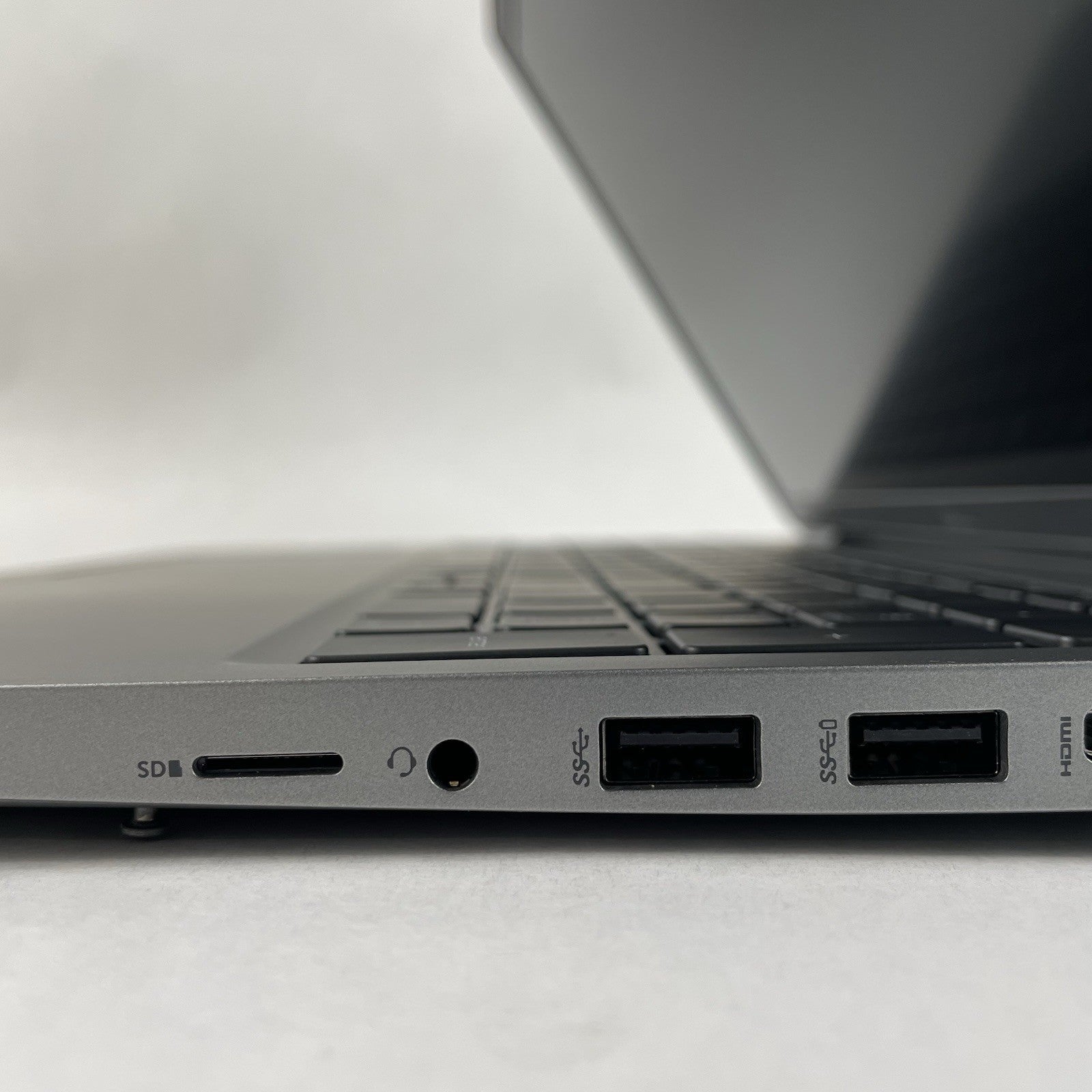 Dell Latitude 5520 15.6" i5-1145G7 2.60 GHz 16 GB RAM No SSD/OS/AC9