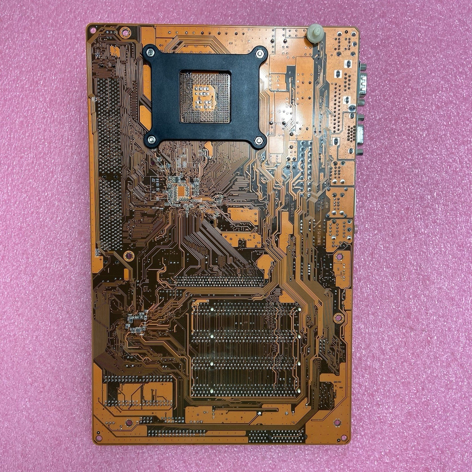 Syntax SVM266A Motherboard Intel Pentium 4 2.8GHz 1GB RAM w/IO Shield7