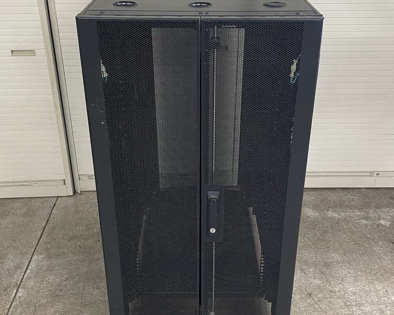 APC AR3104 Server Rack Enclosure w/ Keys
