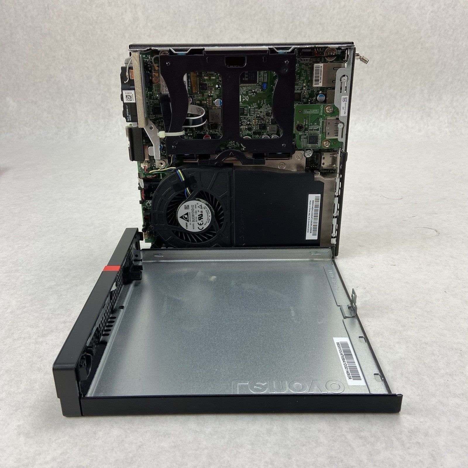 Lenovo ThinkCentre M75Q-1 Micro AMD Ryzen 5 Pro 3400 GE 3.3GHz 8GB RAM No HDDOS7