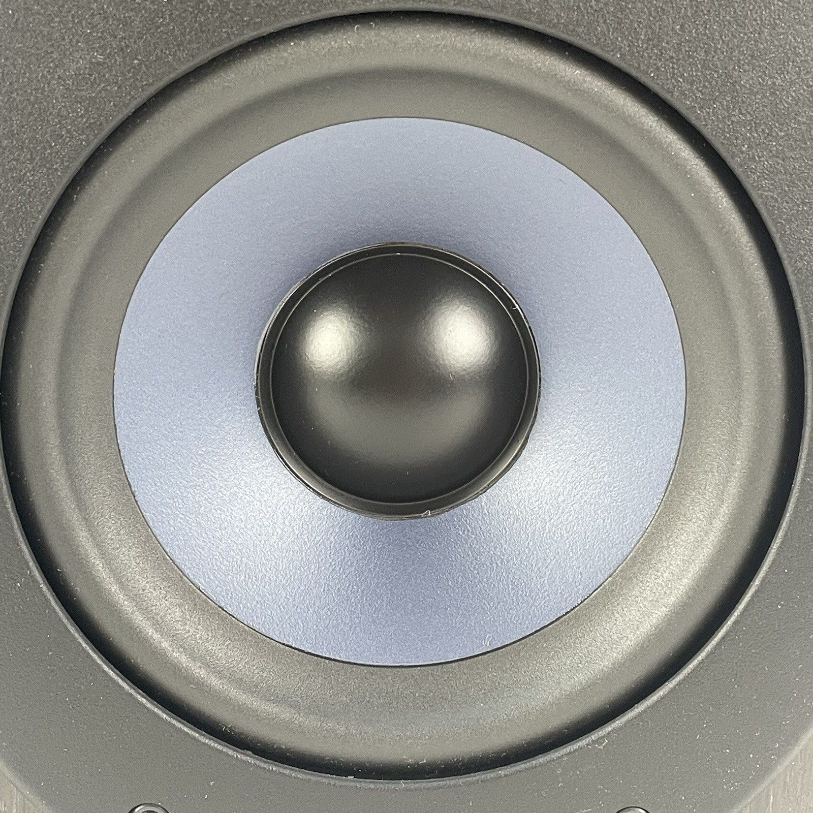Single Polk Audio RTi28 Speaker w/ Wall Mount5