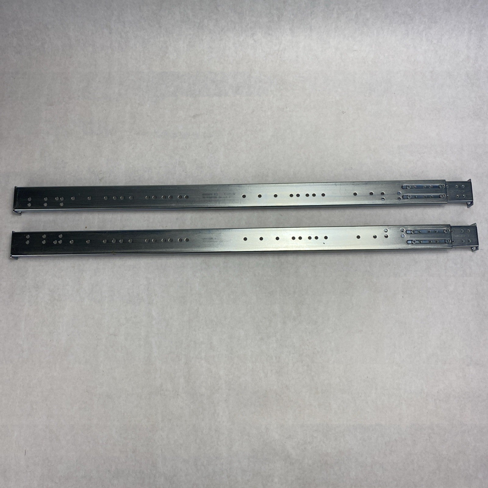 Foxconn/Brocade 42-0202402-01/42-0202400-01 1U Rail Set 4