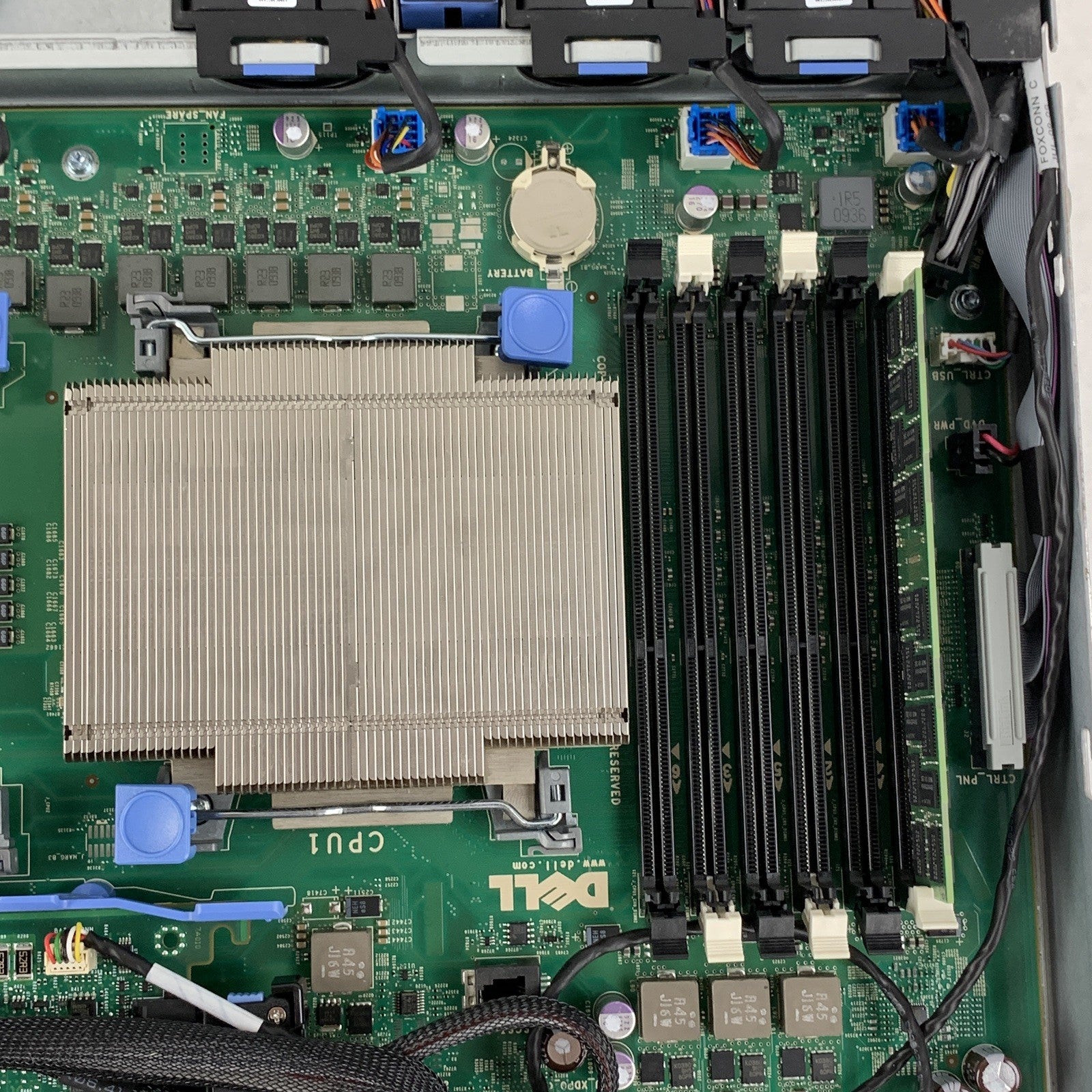 Dell PowerEdge R610 Server 1x Xeon E5520 2.27 GHz 16 GB RAM No HDD No OS