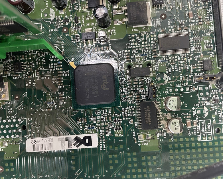 Dell Dimension 8200 Pentium 4 1.80 GHz 256 MB RAM No HDD No OSS