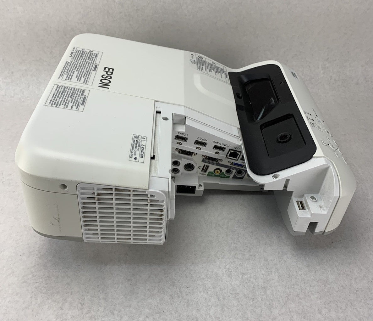 Epson PowerLite 695Wi H740A LCD Lamp Projector 1699 Lamp Hours - No Remote2