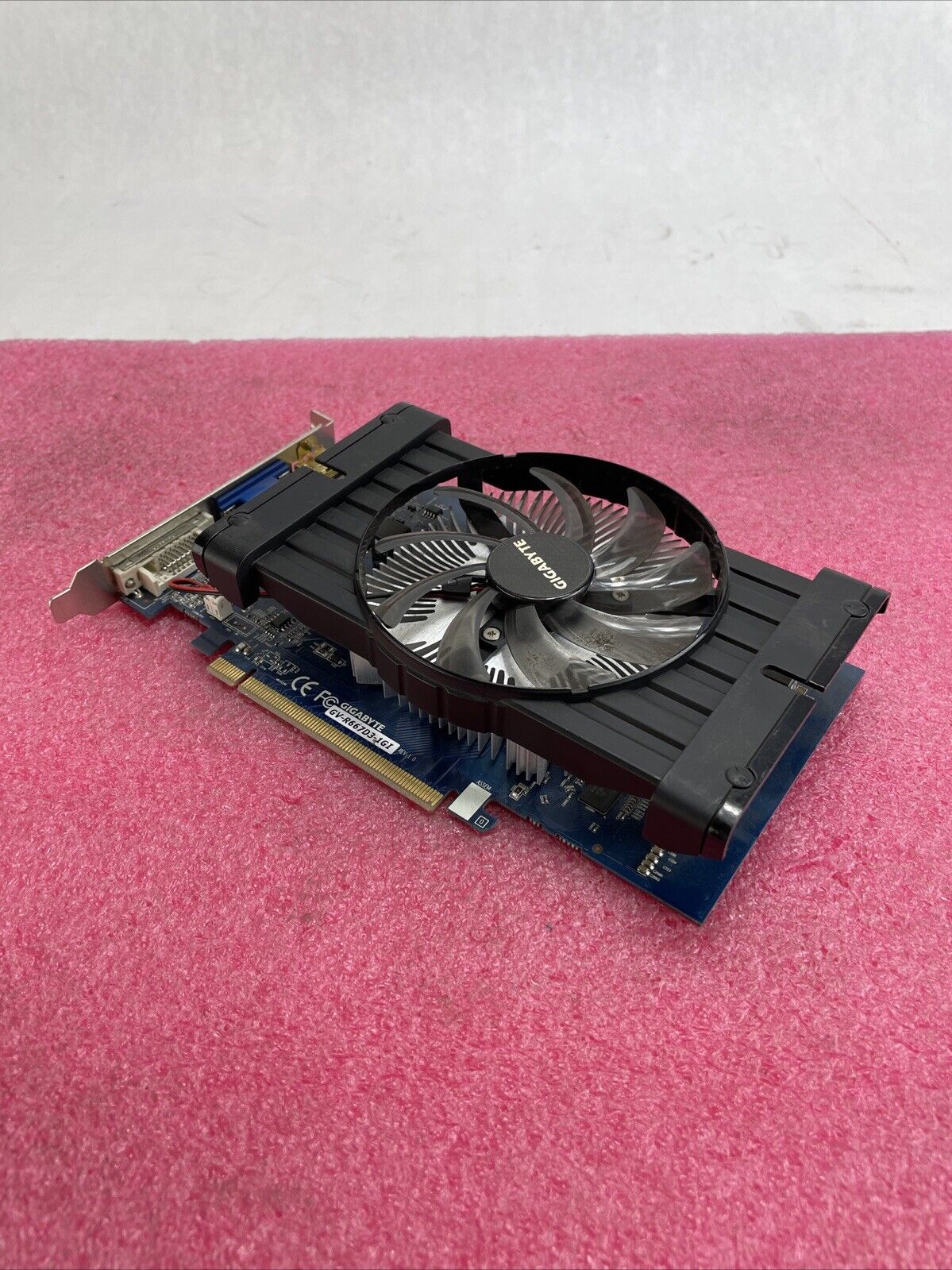 Gigabyte GV-R667D3-1GI HD6670 1GB PCIe Graphics Card