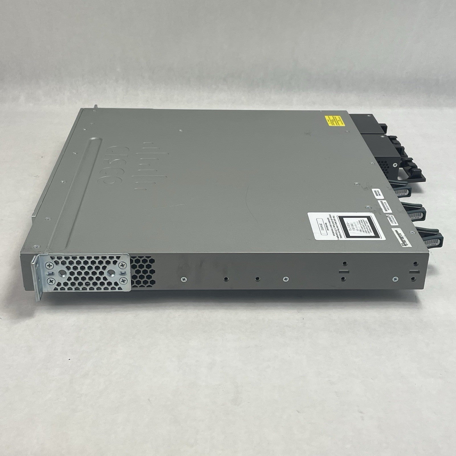 Cisco WS-C3850-48PW-S 48-Port PoE+ Gigabit Layer 3 Managed Switch Tested & Reset13