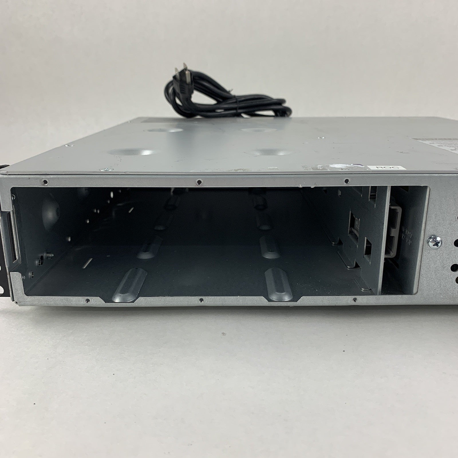 APC SMT1000RM2U Smart UPS Back Up Tested W/ AP9630 No Batteries No Faceplate