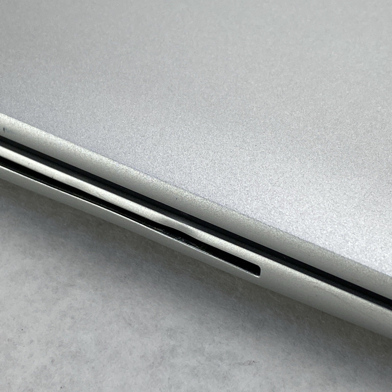 HP EliteBook 860 G9 16" Core i5-1245U 3.96 GHz 32GB RAM No SSD No OS