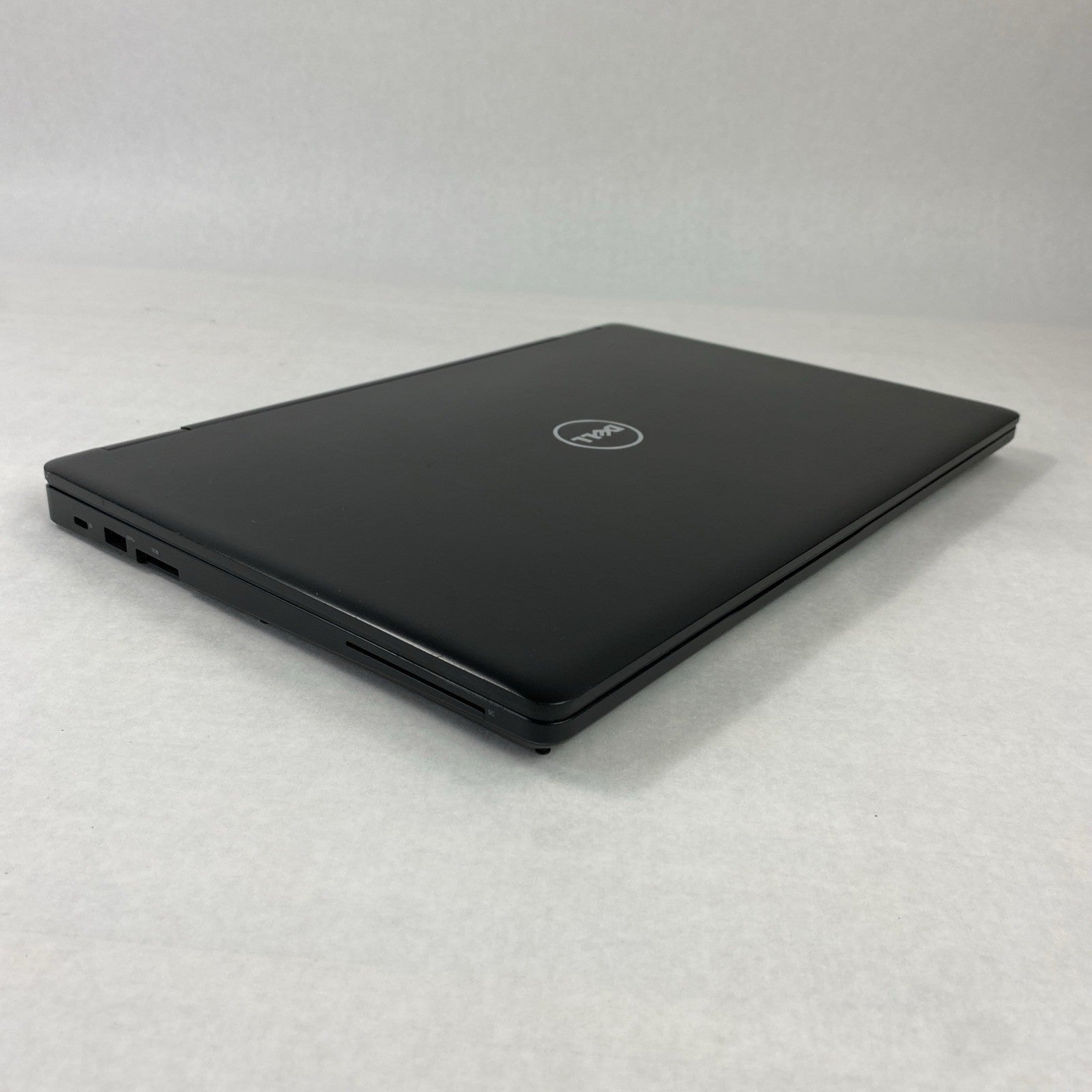 Dell Latitude 5580 Core i5-7300U 2.60 GHz 8 GB RAM 15.6" No Battery No HDD No OS
