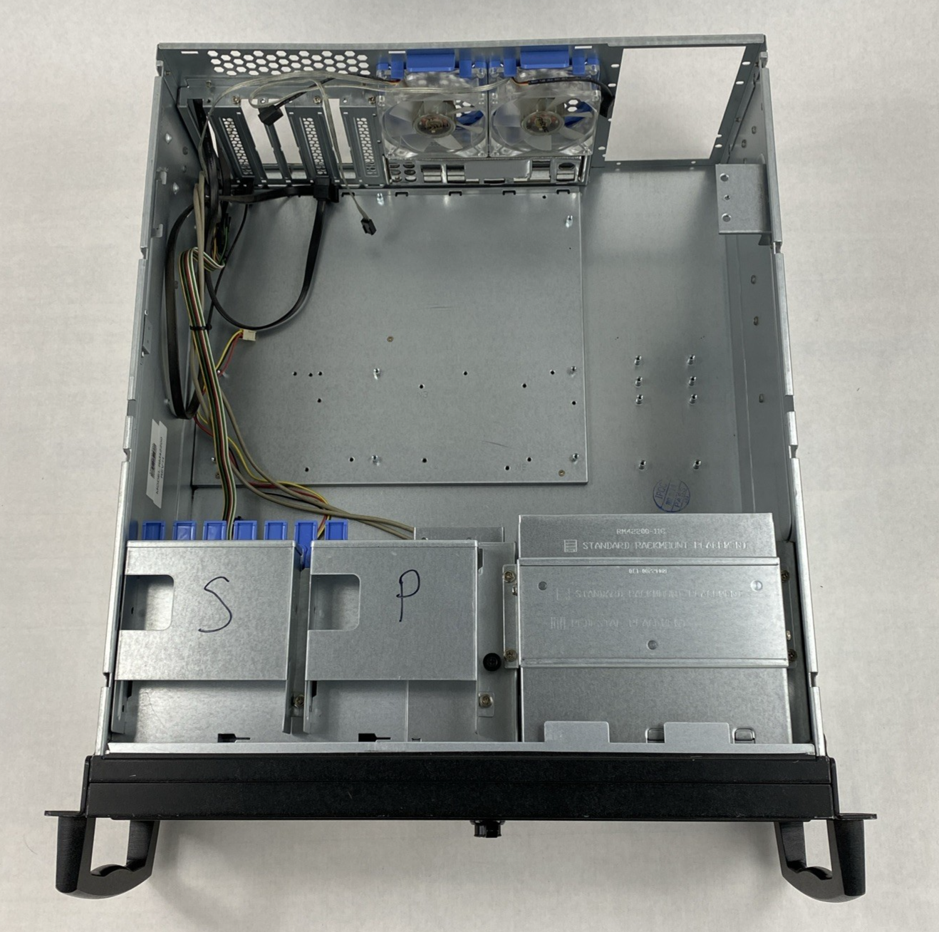 RM42200 4U Advanced Industrial Server Chassis