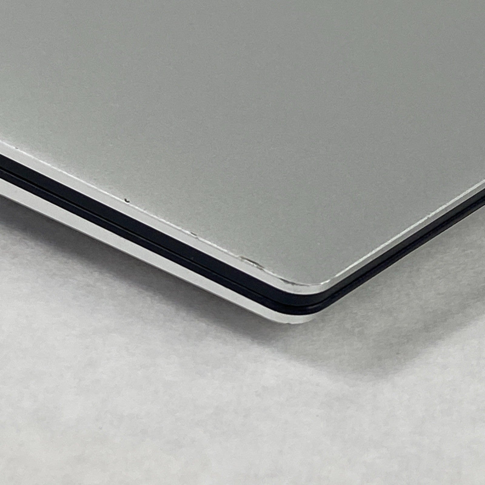 Dell XPS 13 9300 Core i3-1005G1 1.20 GHz 8 GB RAM 13.4" No HDD No OS