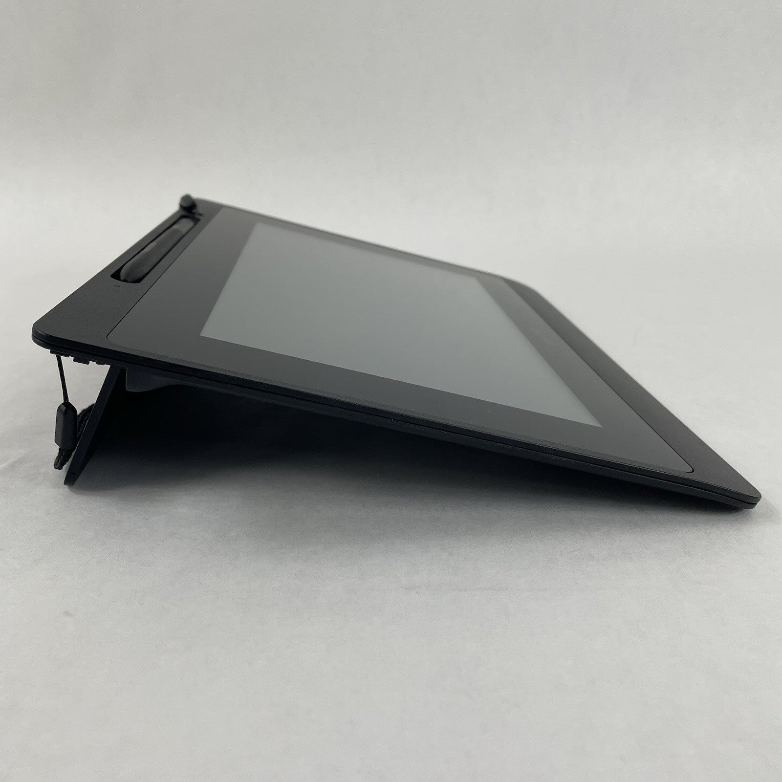 Wacom DTU-1141B 10.1" FHD Drawing Tablet - No Cord Cover4