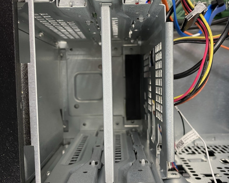 Dell Inspiron 3847 MT Intel Core i5-4440 3.10GHz 4GB RAM No HDD No OS