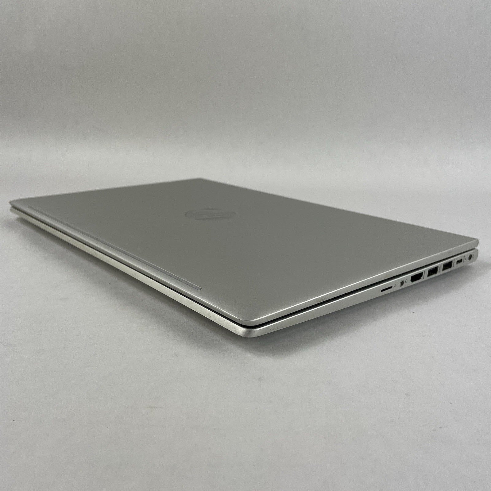 HP ProBook 455 G8 15.6" Ryzen 5 5600U 2.30GHz 8GB RAM No SSD/OS/AC - Missing Key9