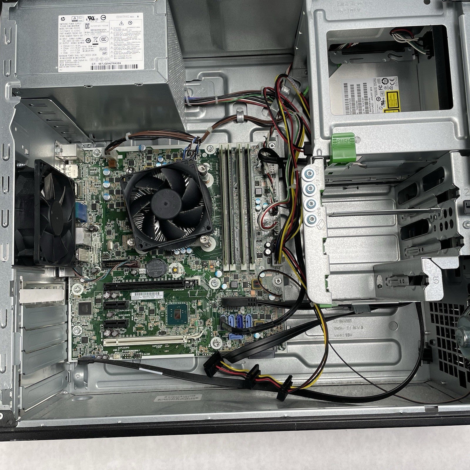 HP EliteDesk 800 G2  Intel i7-6200 3.90 GHz 16 GB RAM No HDD No OS