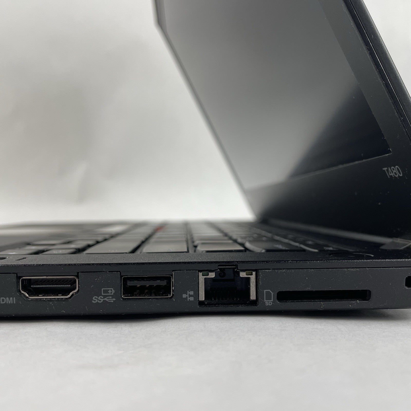 Lenovo ThinkPad T480 14" i5-8350U 1.70 GHz 8 GB RAM No SSD/OS/AC - Missing DIMM7