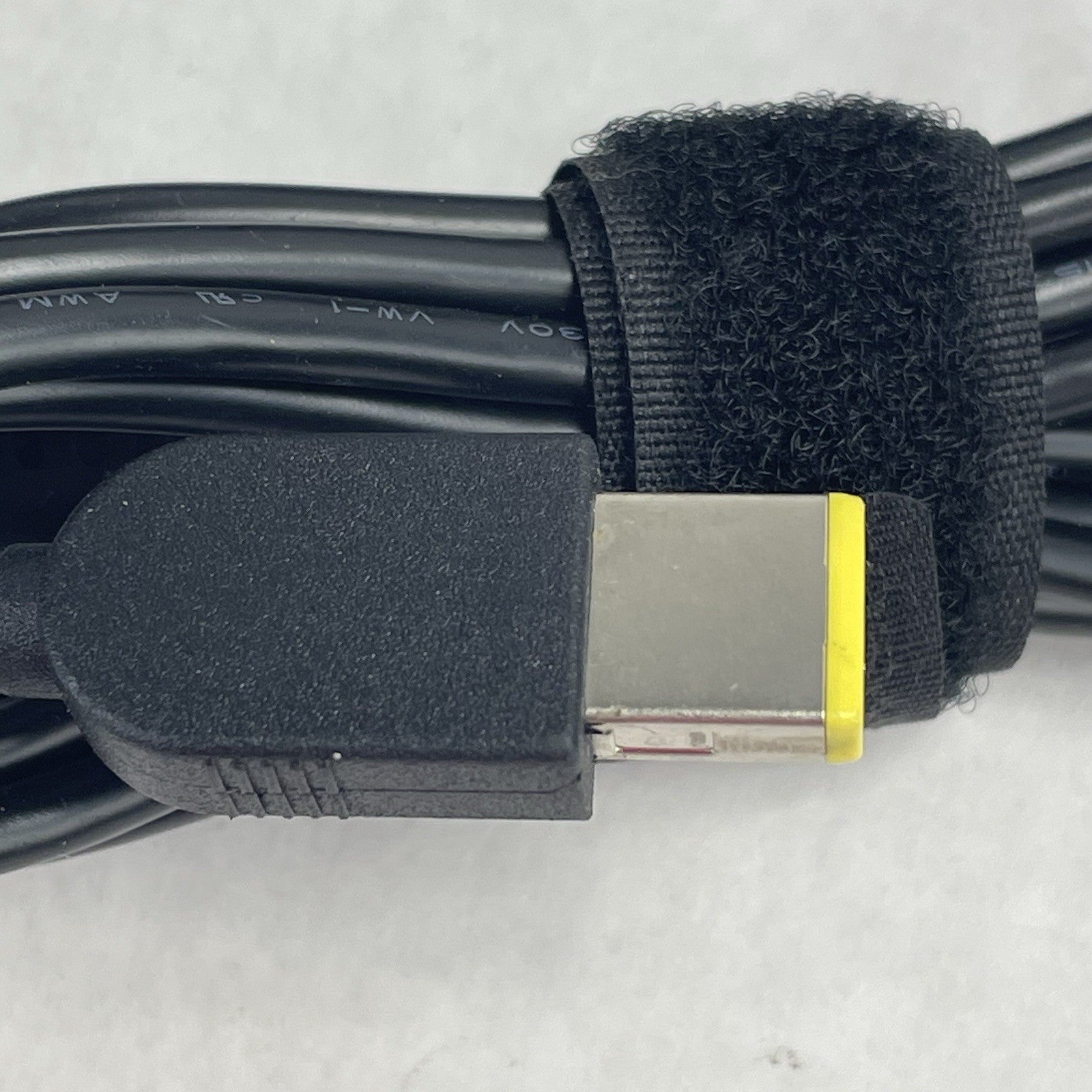 Lenovo AC Adapter 90w 20v ADLX90NCC2A Lot of 10 No Power Cord1