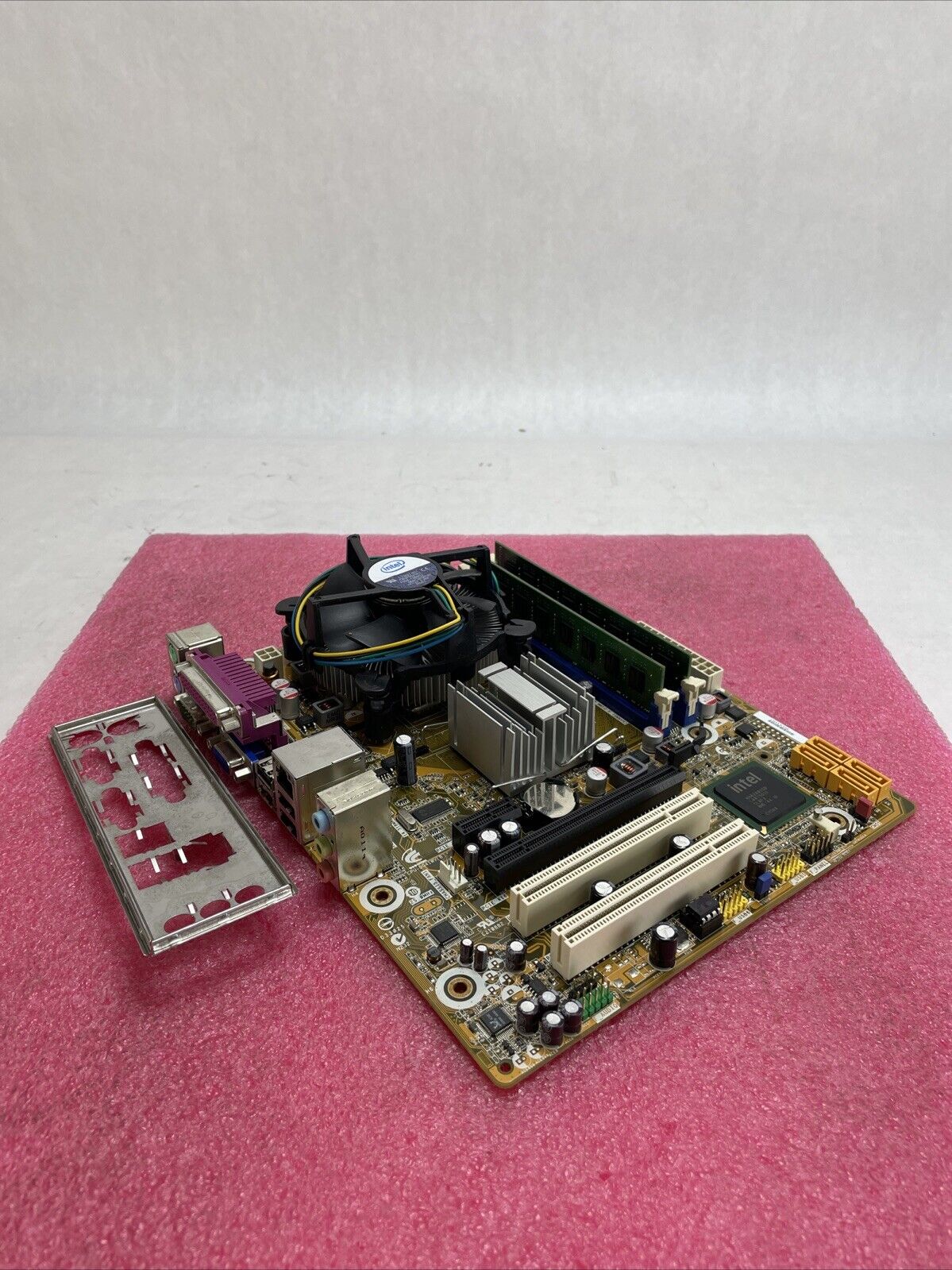 Intel DG91WN Motherboard Intel Core 2 Duo E7500 2.93GHz 4GB RAM w/Shield