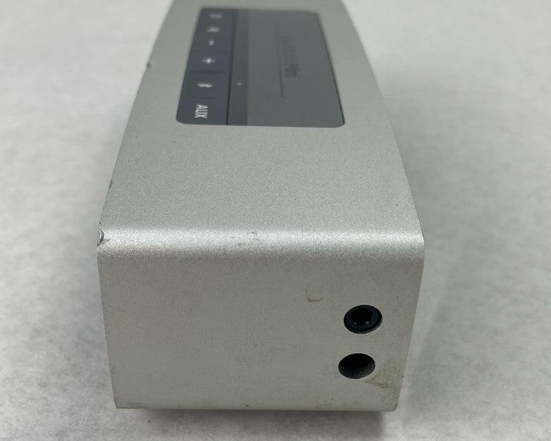 Bose 413295 SoundLink Portable Bluetooth Speaker Silver and Cradle No Power Cord