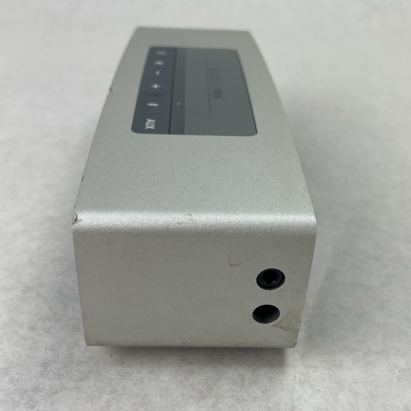 Bose 413295 SoundLink Portable Bluetooth Speaker Silver and Cradle No Power Cord2