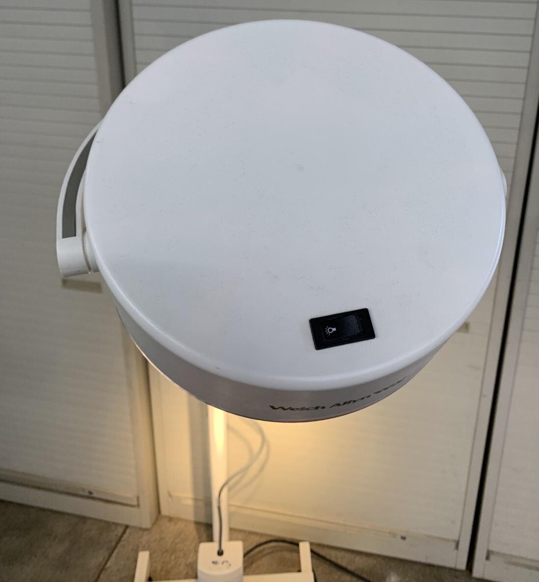 Welch Allyn Model 44200 Procedure Light with Mobile Floor Stand Powers On