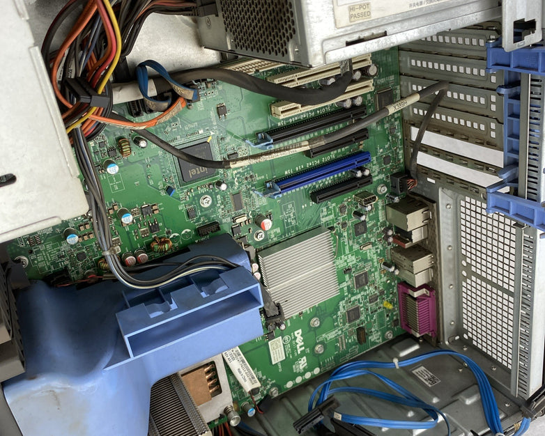 Dell Precision T3500 MT Intel 4 Core Xeon X5570 2.93GHz 8GB RAM No HDD OS READ