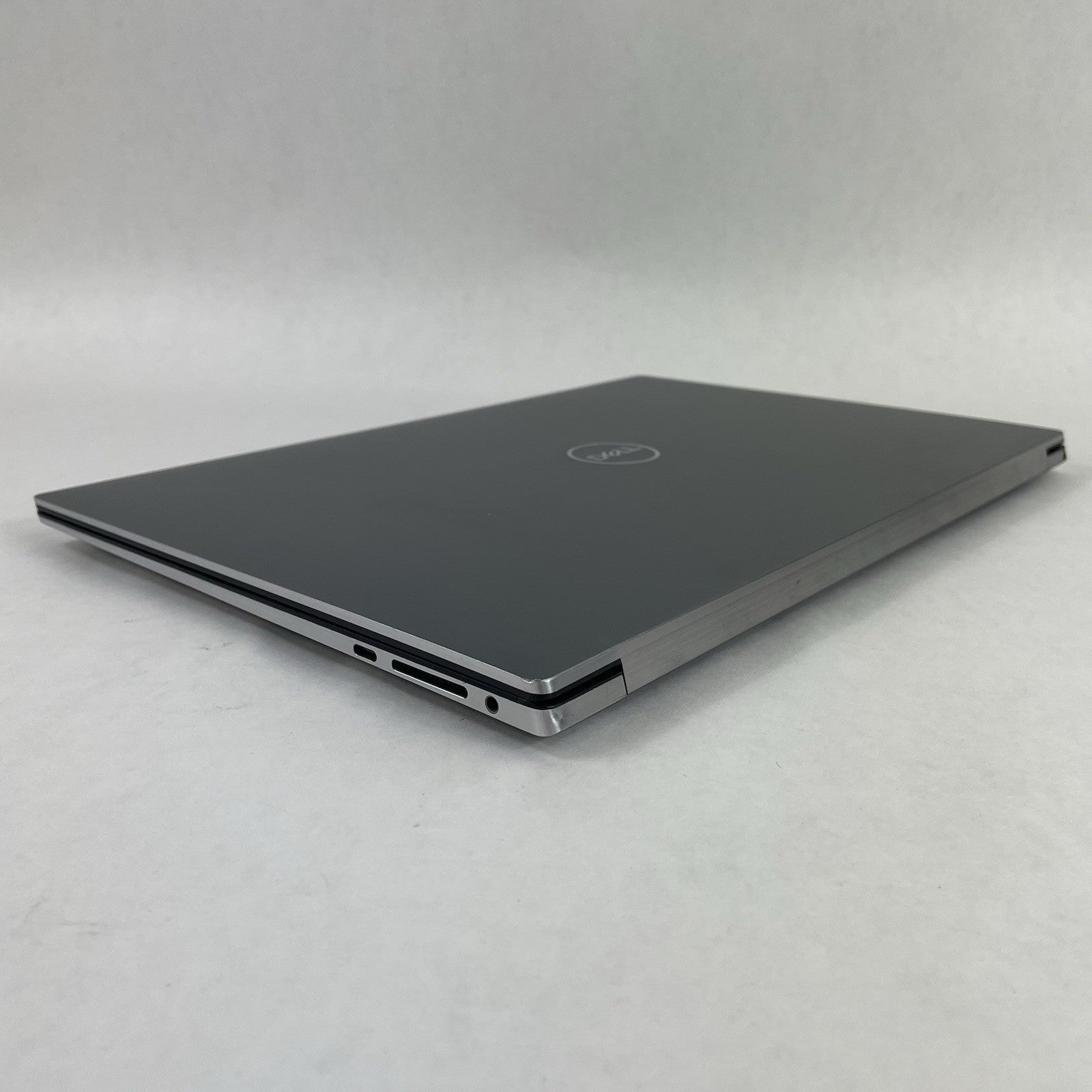 Dell Precision 5560 15.6" i7-11800H 2.30 GHz 32 GB RAM No SSD/OS/AC11