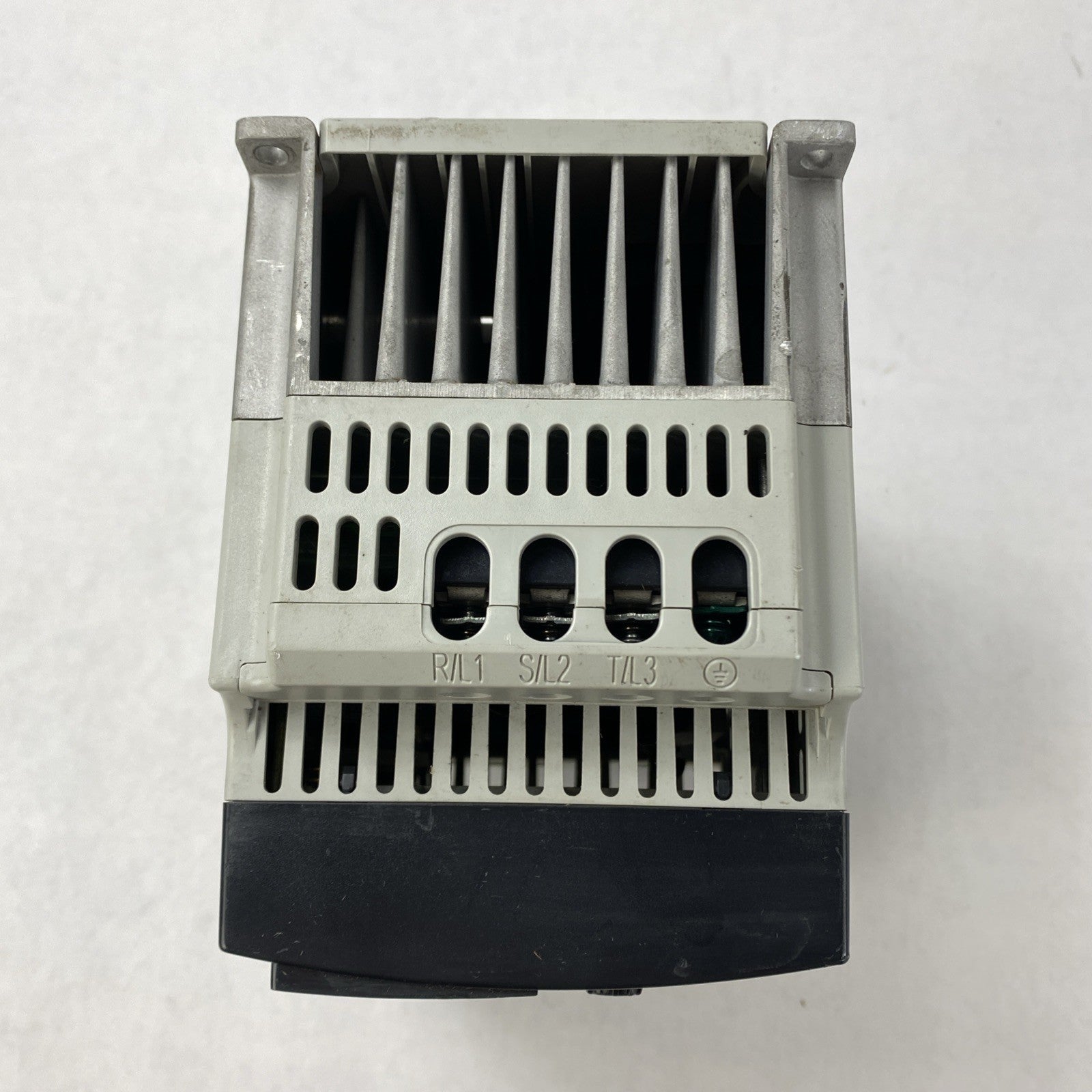 Allen Bradley Power Flex 22F-D6P0N103  Untested Parts or Repair7