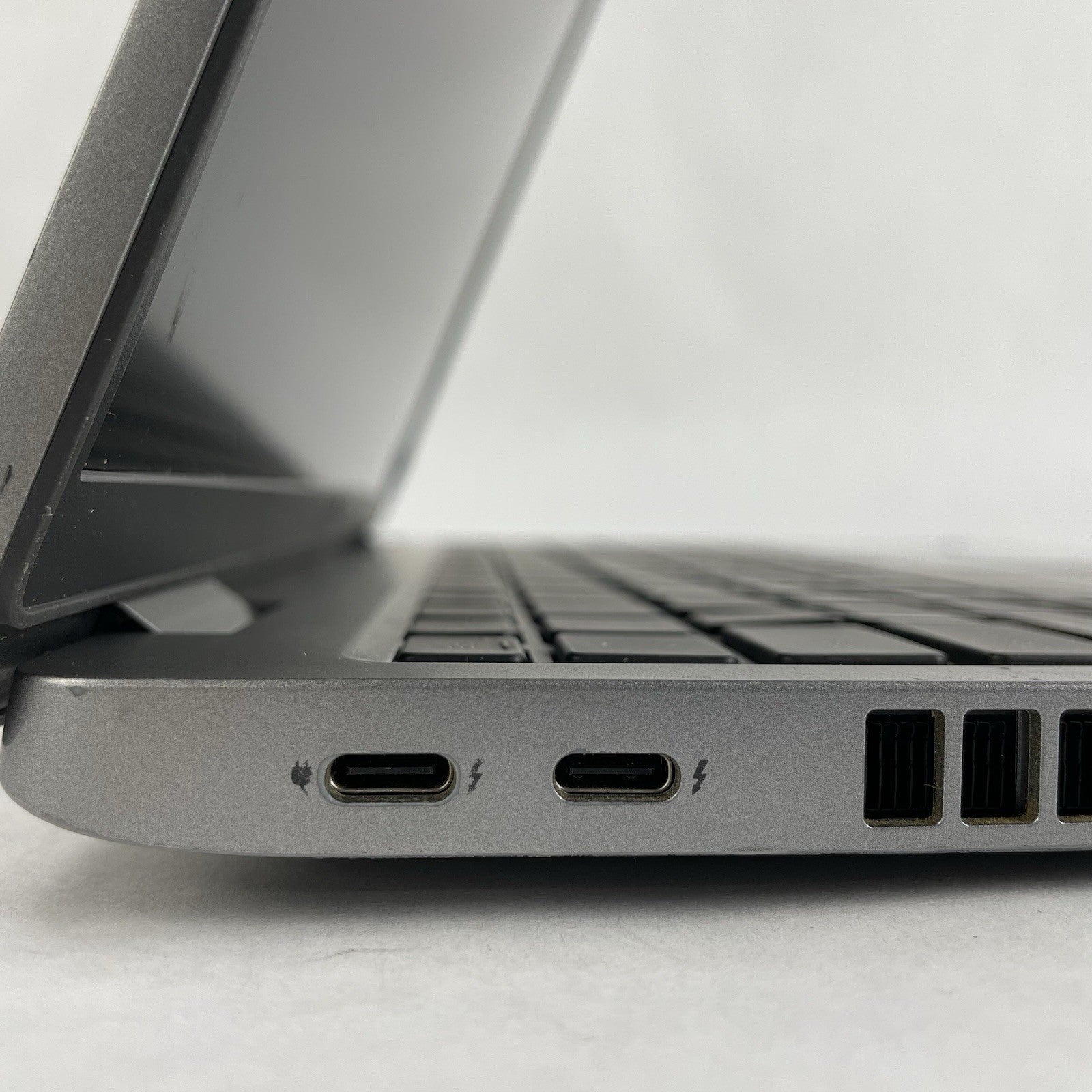 Dell Latitude 5520 15.6" i5-1135G7 2.40 GHz 8 GB RAM No SSD/OS/AC/Batt - READ9