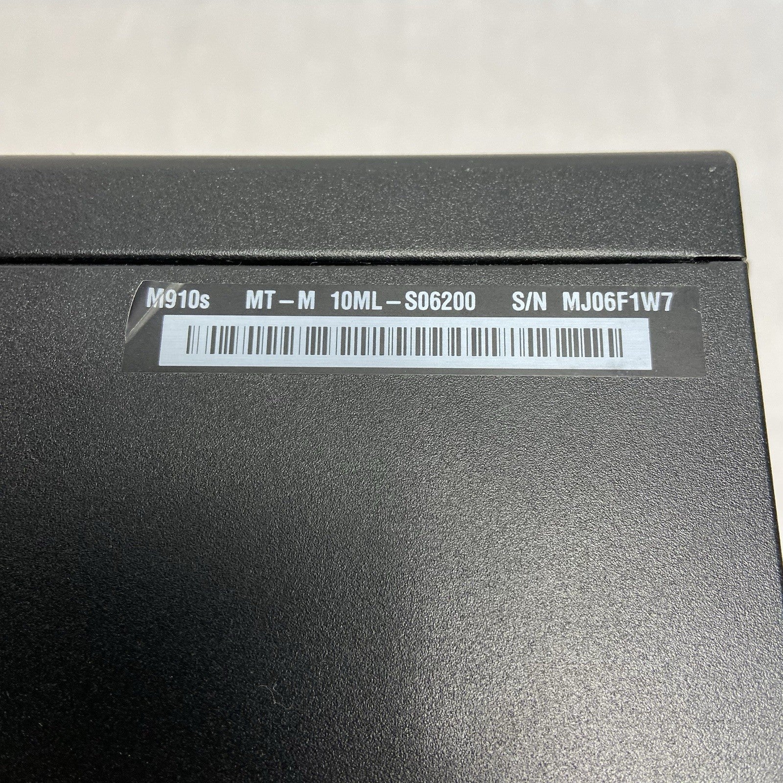 Lenovo ThinkCentre M910s SFF Intel Core i5-6500 3.2GHz 8GB RAM No HDD No OS3