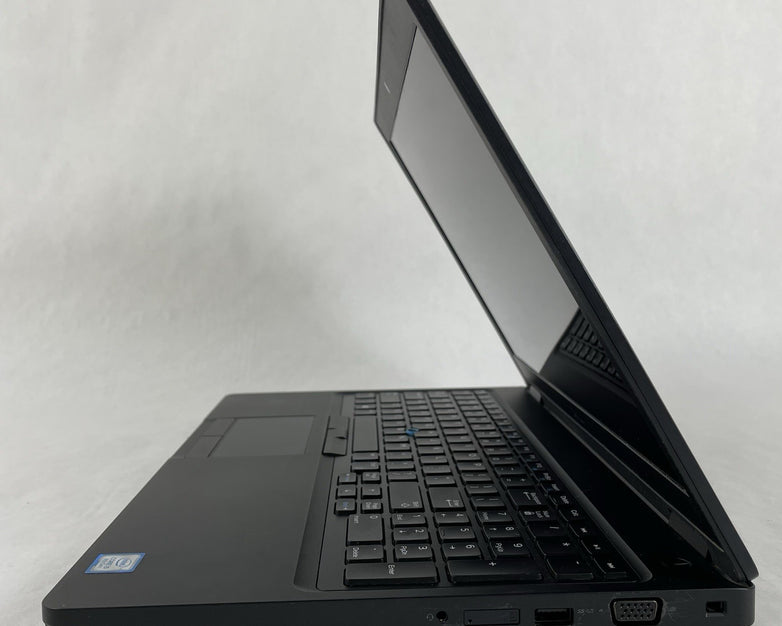 Dell Latitude 5590 15.6" i5-8250U 1.6 GHz 8GB RAM No SSD No OS - Bad Corner READ