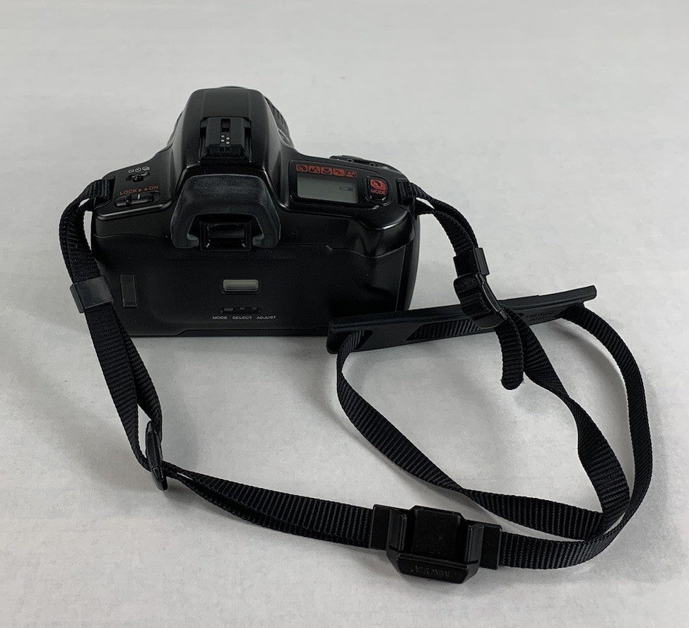 Minolta MAXXUM 330si RZ Camera w/ Quantaray MX AF 1:3.5-5.6 f=28-80mm Lens