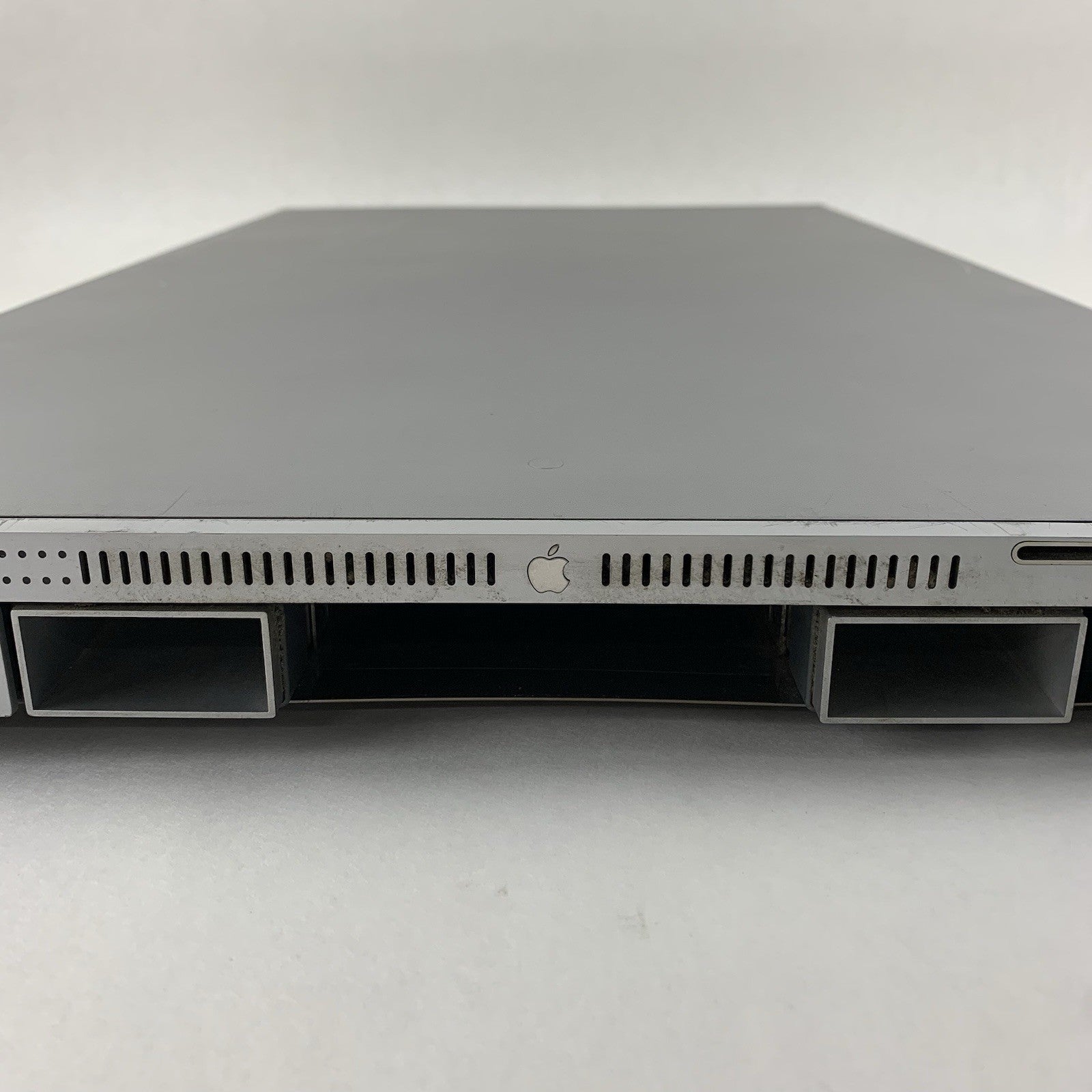 Apple A1279 XServe 2009 Server 2x Xeon E5520 2.26 GHz 24 GB Ram No OS No HDD3