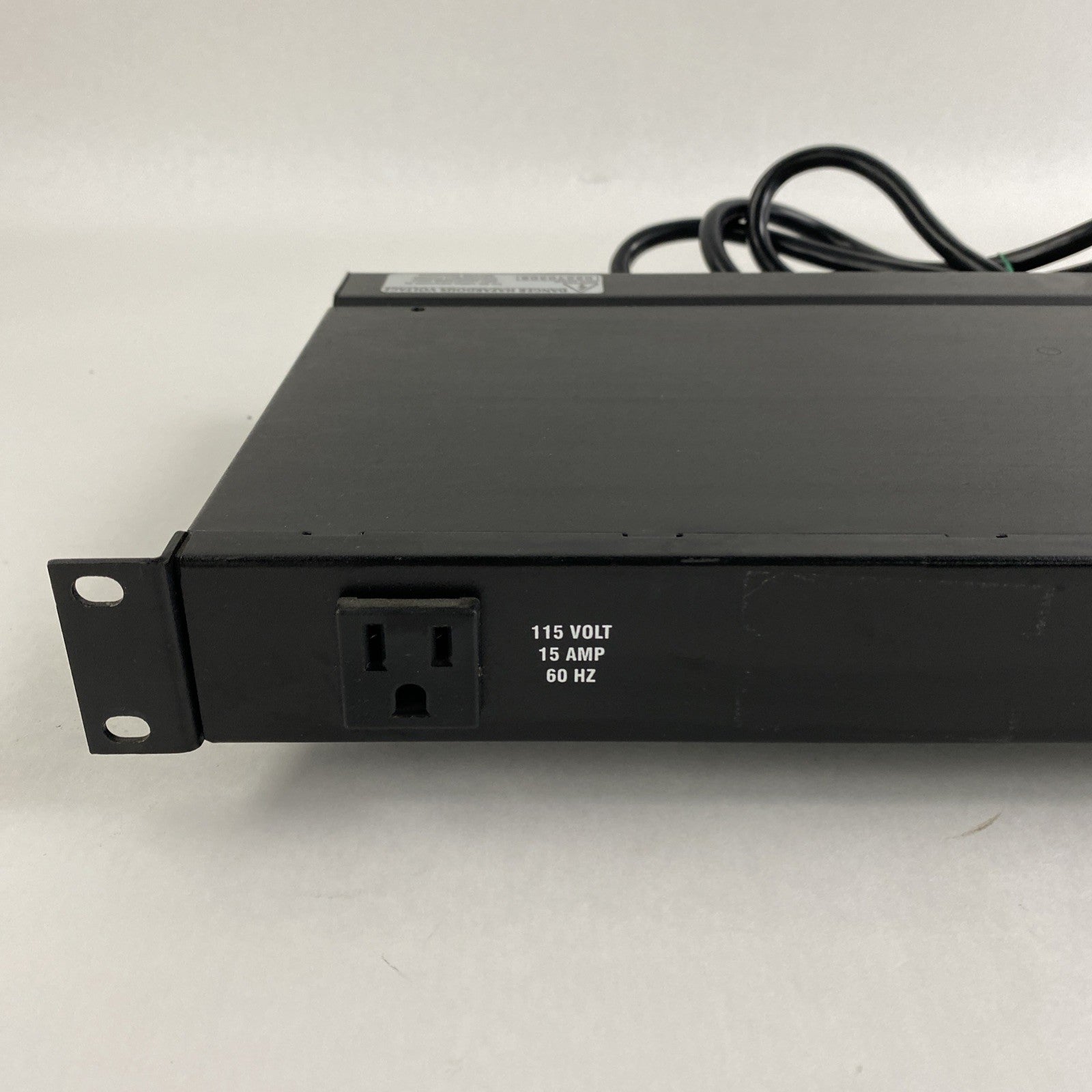 Middle Atlantic PD-920R-NS 20 AMP Power Center 8 Outlet2
