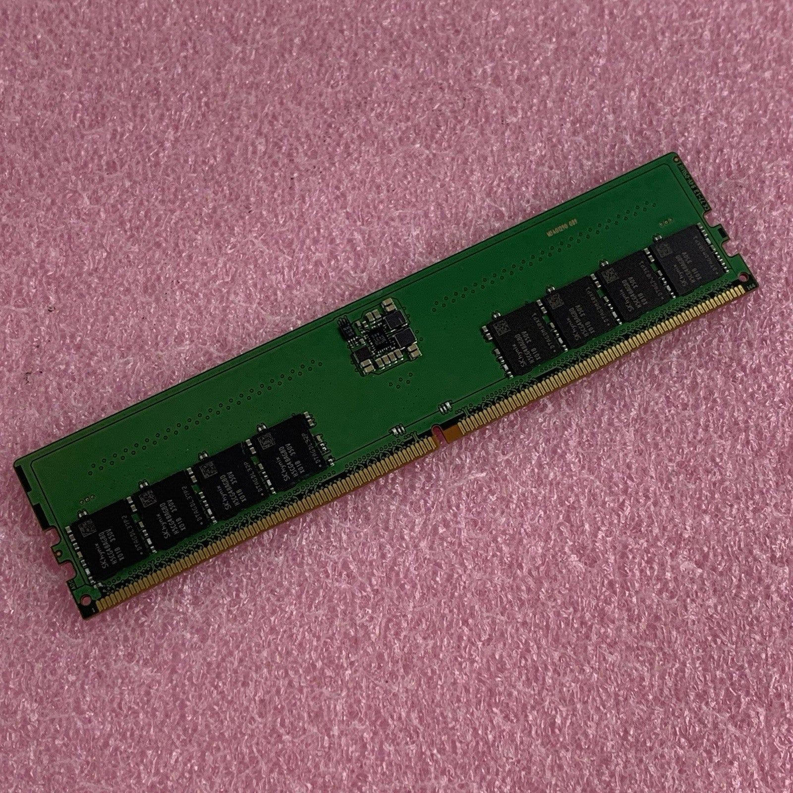 SK Hynix HMCG78AGBUA084N AA DDR5-4800 1x16GB UDIMM Desktop Memory RAM4