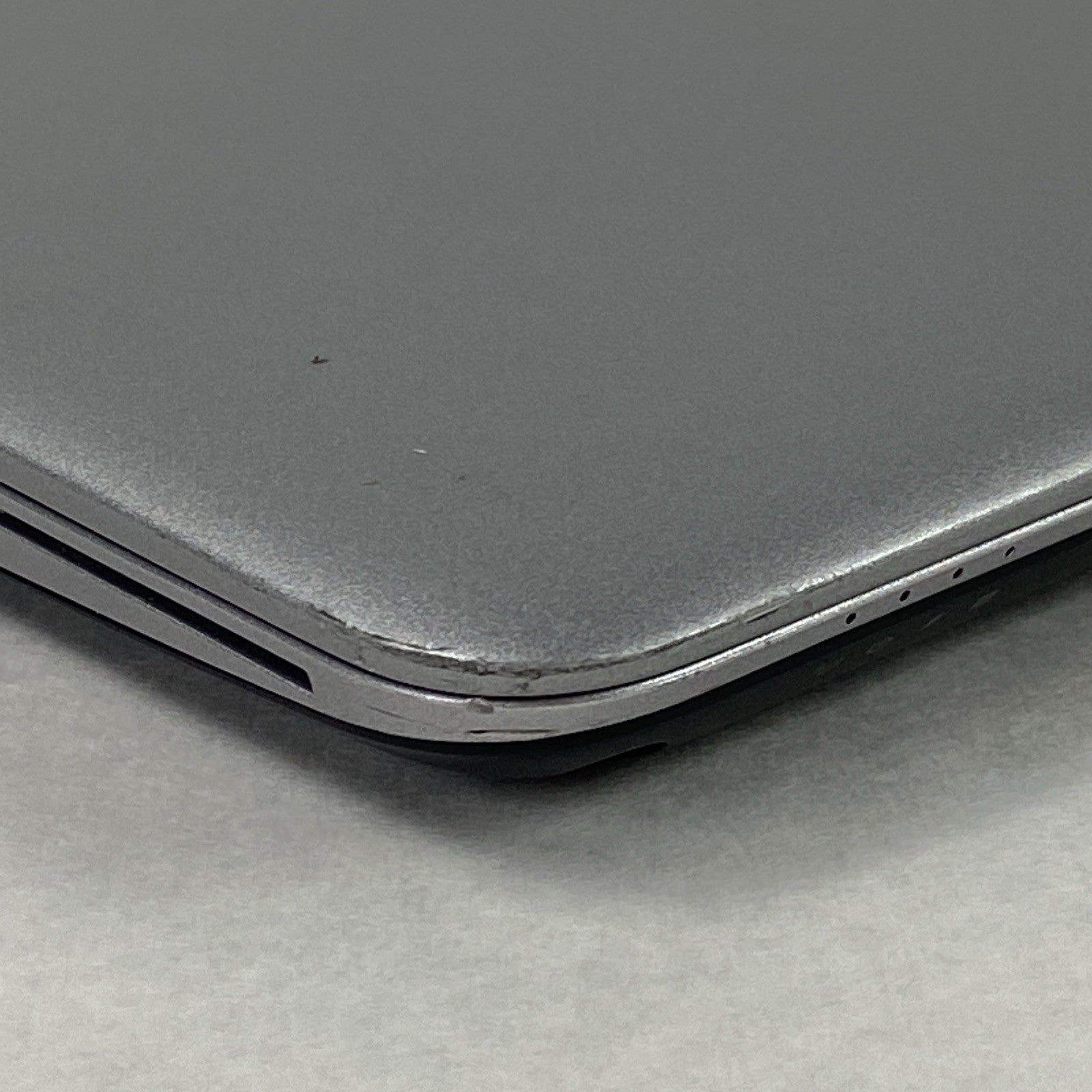 HP EliteBook 840 G3 Core i5-6300U 2.4 GHz 8GB RAM 14" No Battery No HDD No OS