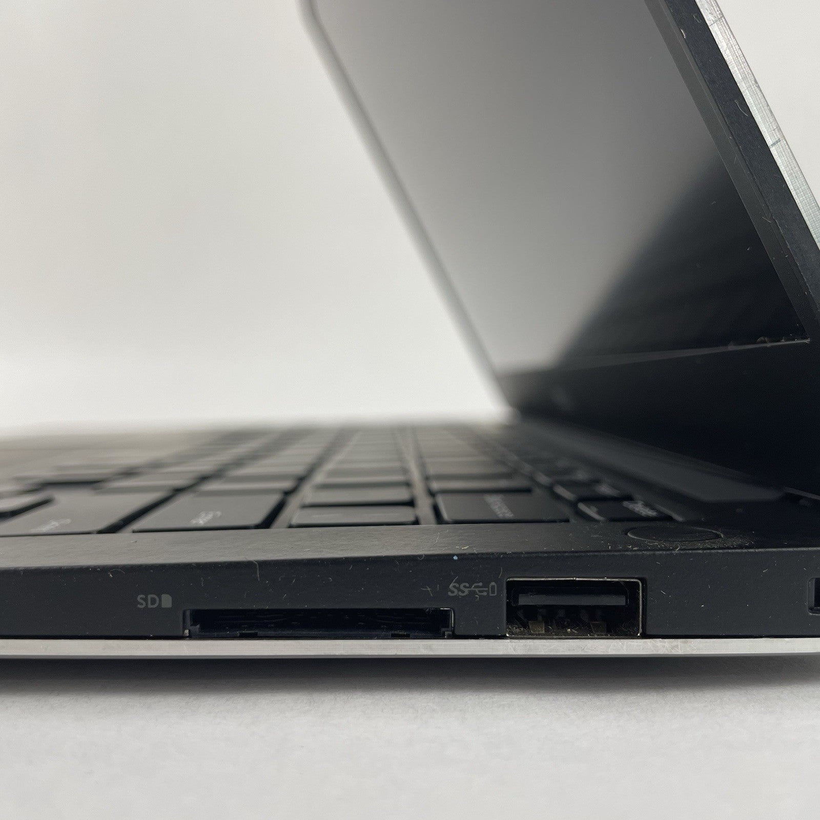 Dell XPS 13 9360 13.3" i5-7200U 2.50 GHz 4 GB RAM No SSD/OS/AC/Battery8