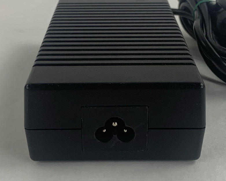 Dell PA-1151-06D2 w7758 150w 240v 19.5v Big Barrel AC Adapter No Power Cord