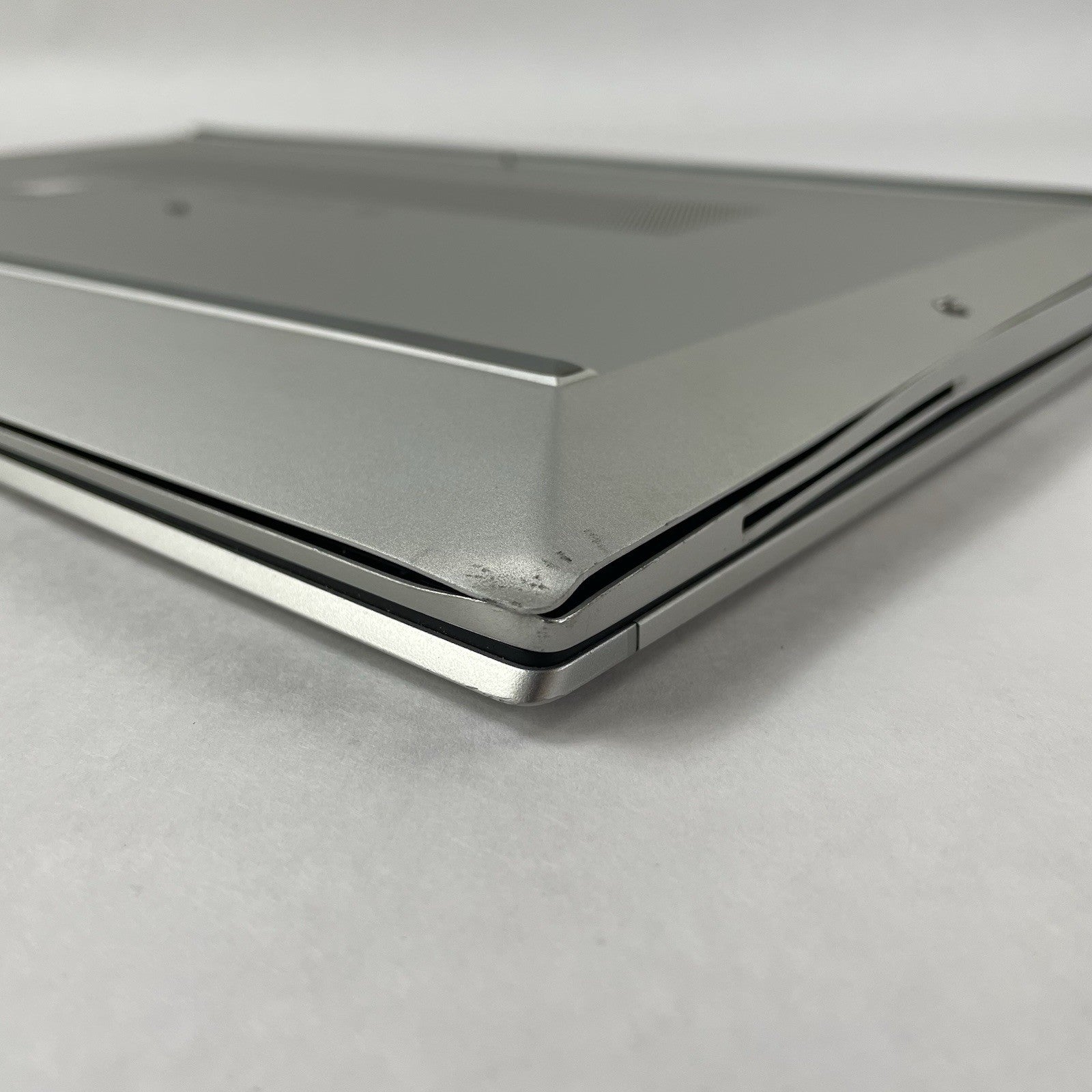 HP EliteBook 850 G7 15.6" i5-10310U 1.70 GHz 8 GB RAM No SSD/OS/AC - Bad Corner12