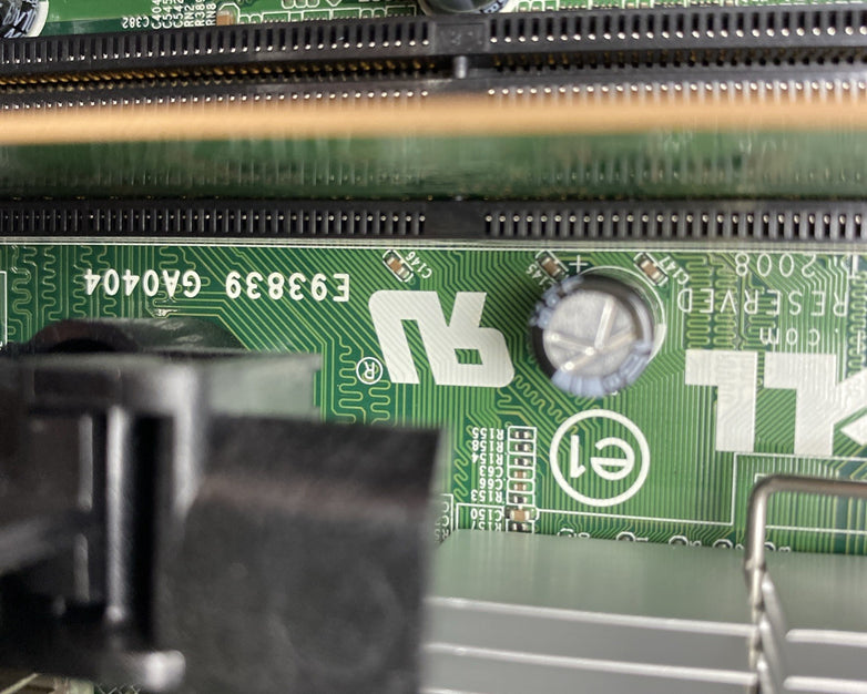 Dell Optiplex 760 SFF Intel Core 2 Duo E7300 2.66GHz 2GB RAM No HDD No OS